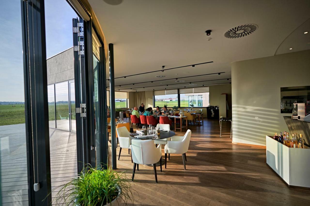 Mg Restaurace/Luxury Apartments Mladá Boleslav Kültér fotó