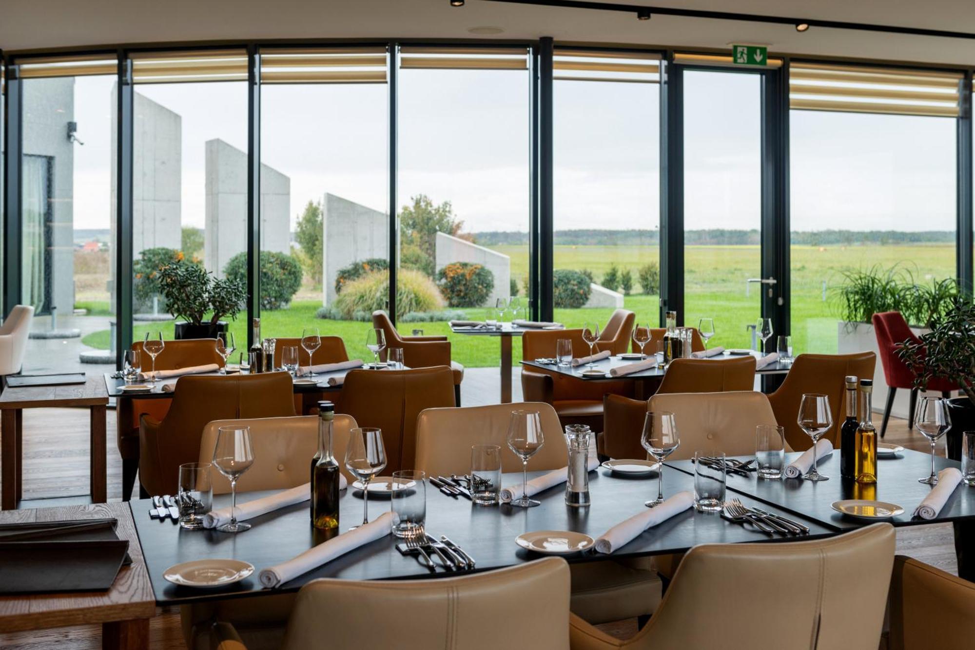 Mg Restaurace/Luxury Apartments Mladá Boleslav Kültér fotó